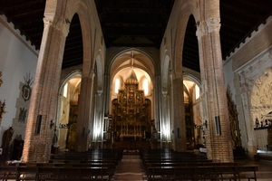 Main nave with the main altar at its end.