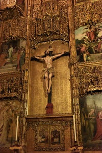 Detail of the main altar at Iglesia de Santiago.