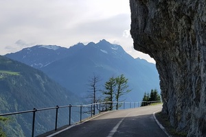 Klausen road West bound towards Altdorf (c) nupursworld.com