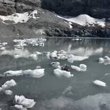 Mini icebergs in Clariden Gletscherseeli (c) nupursworld.com