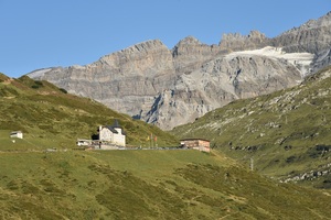 Klausen Pass hotel, a few meters West of Klausen Pass (c) nupursworld.com